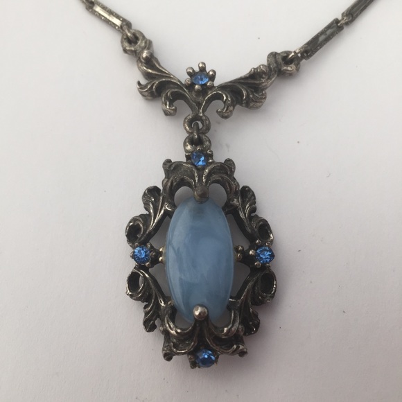 UNIQUE Vintage Estate Blue Pendant Necklace - Picture 3 of 5